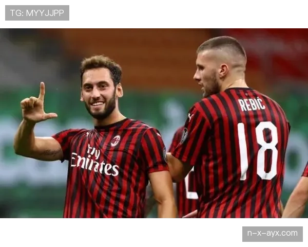 恰尔汗奥卢技术出众,同位置对比数据亮眼 恰尔汗奥卢技术出众,同位置对比数据亮眼