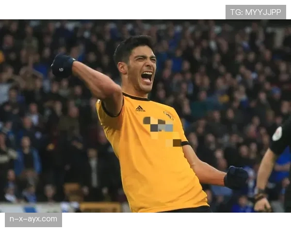 瓦拉内技术全面性持续赋能球队战术革新，筑牢防线稳定性