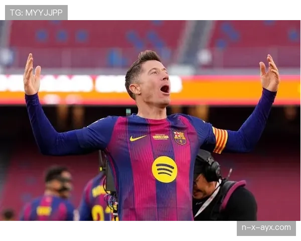 莱万多夫斯基巴萨表现稳健，逆境中彰显顶级竞争力